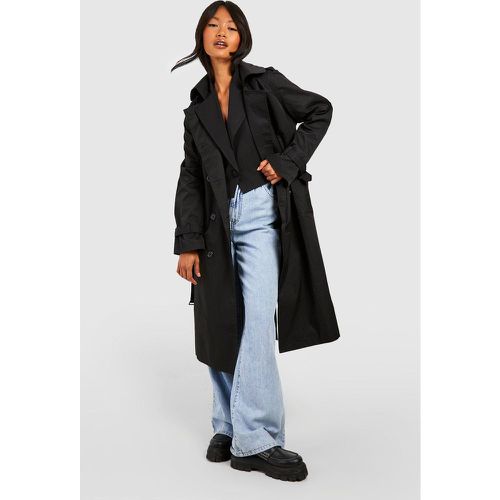 Cappotto Trench a doppiopetto con cintura - boohoo - Modalova