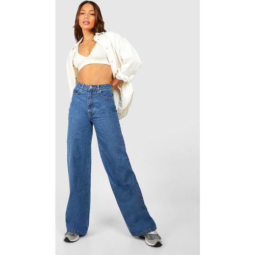 Jeans Tall Basics extra comodi in taglio maschile - boohoo - Modalova