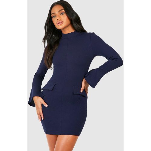 Vestido Mini De Tela Crepé Con Cuello Alto Y Detalle De Bolsillo - boohoo - Modalova