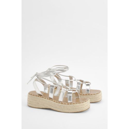 Metallic Wrap Around Tie Leg Flatform Sandal - boohoo - Modalova