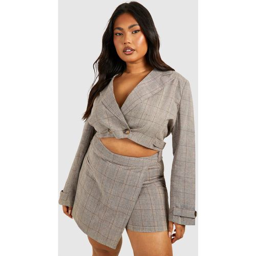 Blazer corto Plus Size squadrato effetto lino a quadri piccoli - boohoo - Modalova