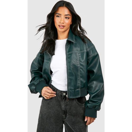 Chaqueta Petite Bomber Crop De Cuero Sintético Con Costuras En Contraste - boohoo - Modalova