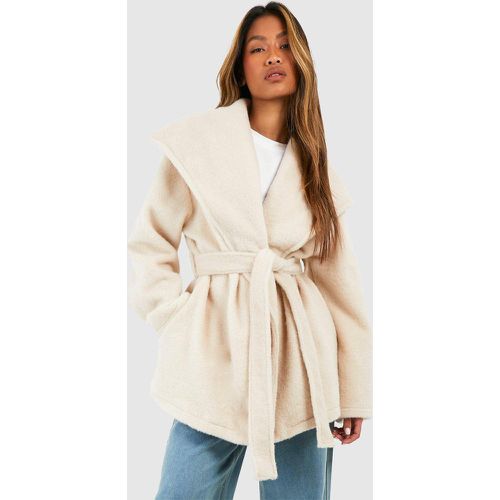 Cappotto lungo effetto lana con trama, colletto sciallato e cintura - boohoo - Modalova