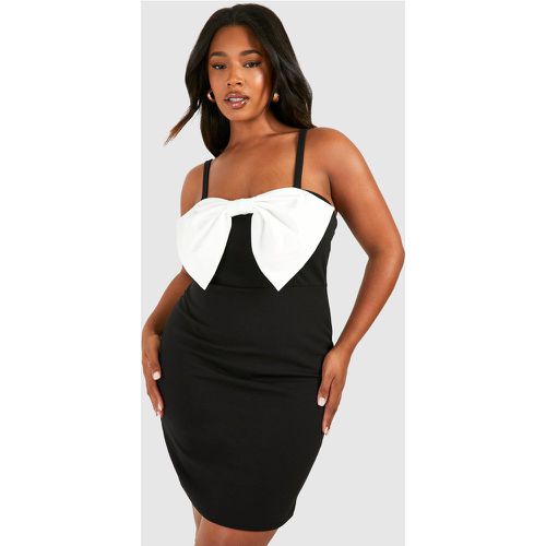 Miniabito Plus Size con fiocco - boohoo - Modalova