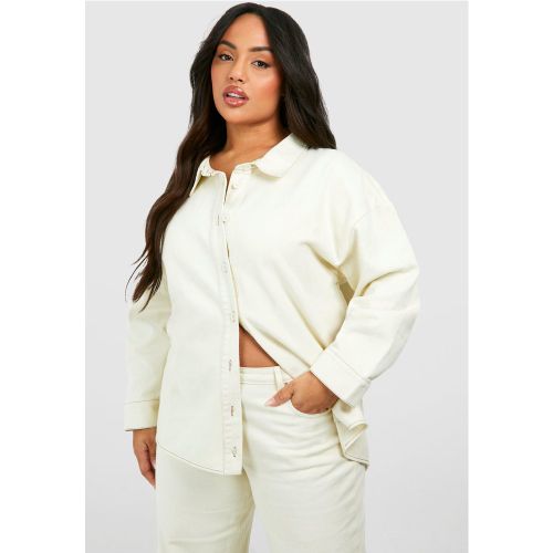 Camisa Plus Oversize Vaquera, Cream - boohoo - Modalova