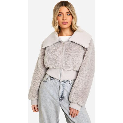 Chaqueta Bomber De Pelo Sintético - boohoo - Modalova