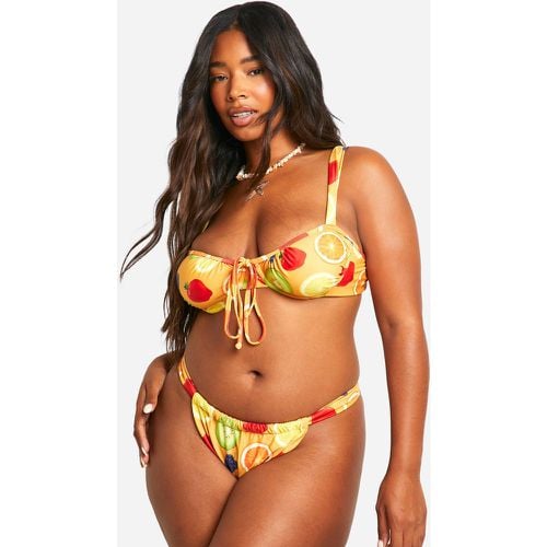 Top bikini Plus Size con stampa di frutta e coppe - boohoo - Modalova