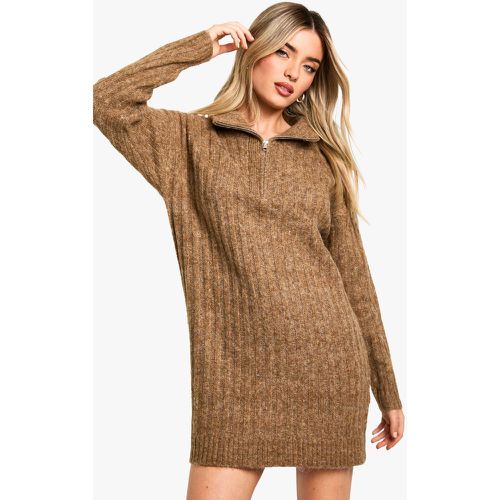 Miniabito oversize in maglia morbida a coste spesse con zip sul colletto - boohoo - Modalova