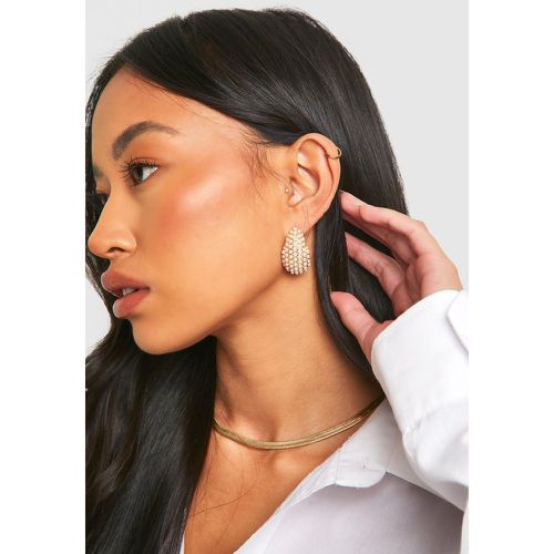 Chunky Pearl Embellished Earrings - boohoo - Modalova