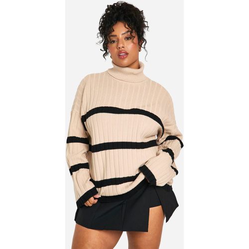 Maglione Plus Size a coste spesse a righe con collo alto - boohoo - Modalova