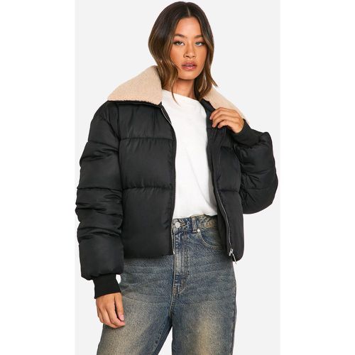 Chaqueta Tall Acolchada Con Cuello Y Ribete De Borreguito Sintético - boohoo - Modalova