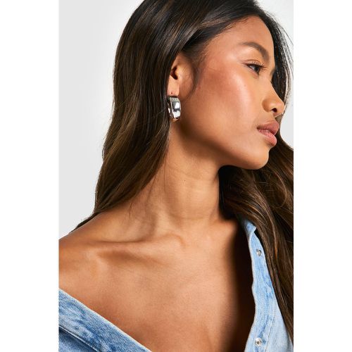 Simple Silver Chunky Earrings, Gris - boohoo - Modalova