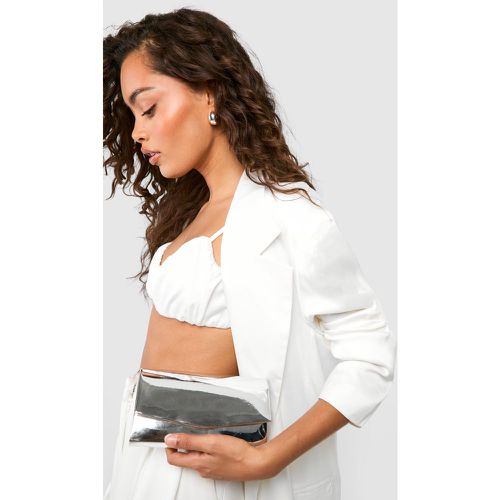 Silver Mirrored Structured Clutch Bag - boohoo - Modalova