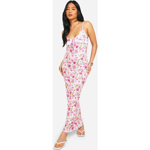 Vestito maxi Petite in pizzo a fiori con laccetti frontali - boohoo - Modalova