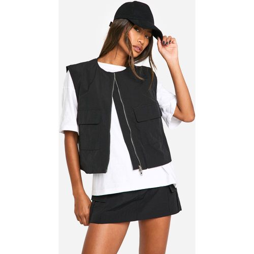 Gilet Cargo in nylon con zip, Nero - boohoo - Modalova