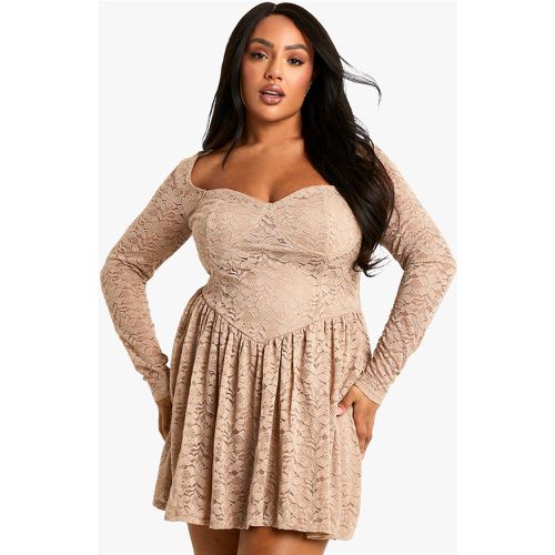 Vestito Skater Plus Size in pizzo con strass - boohoo - Modalova