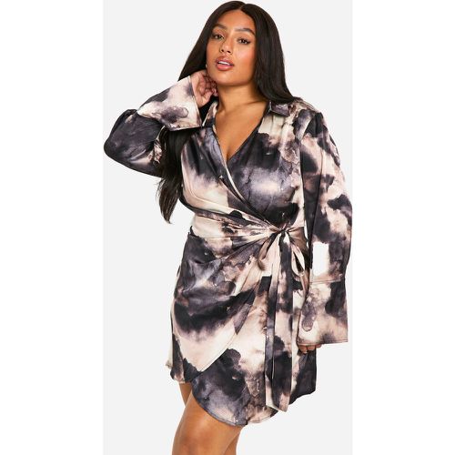 Vestito camicia scaldacuore Plus Size con stampa marmorizzata - boohoo - Modalova