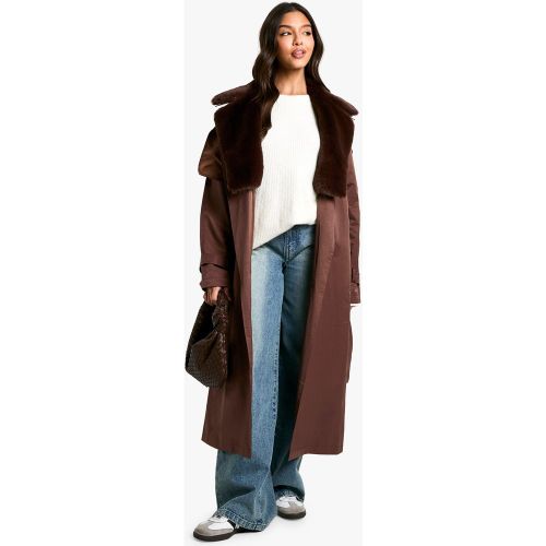 Gabardina Con Ribete De Pelo, Brown - boohoo - Modalova