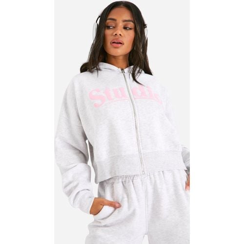 Felpa corta squadrata con slogan Dsgn Studio, zip e cappuccio - boohoo - Modalova