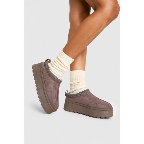 Sandali Mules comodi con zeppa e ricami - boohoo - Modalova