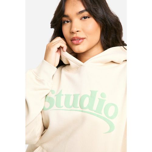 Sudadera Plus Oversize Con Capucha Y Eslogan Studio - boohoo - Modalova