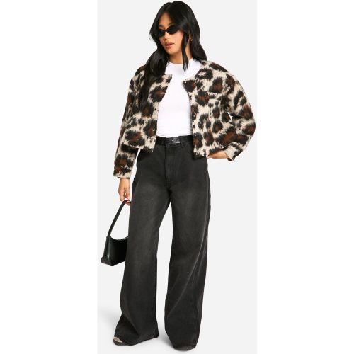 Chaqueta Bomber Petite Efecto Lana Con Estampado De Leopardo - boohoo - Modalova