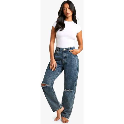 Jeans Mom Petite Basics a vita alta strappati - boohoo - Modalova