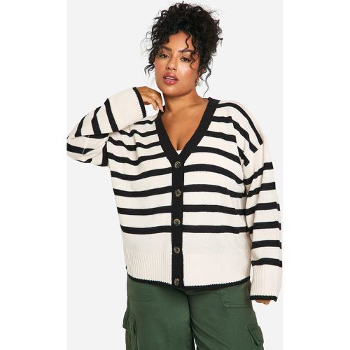 Cardigan Plus Size a righe con scollo a V - boohoo - Modalova