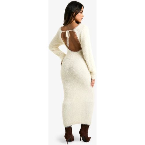 Fluffy Knitted Open Back Maxi Dress - boohoo - Modalova