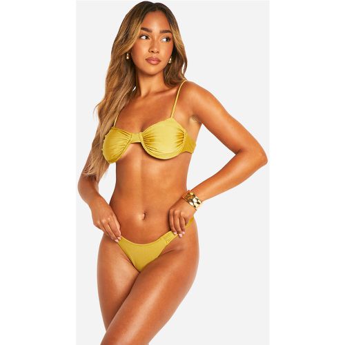 Set bikini con coppe, ruches e ferretto - boohoo - Modalova