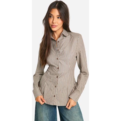 Camisa De Rayas Con Hombreras Y Cintura Fruncida - boohoo - Modalova