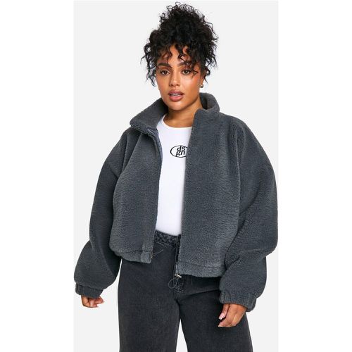 Giacca Bomber Plus Size squadrata in pelliccia sintetica morbida - boohoo - Modalova