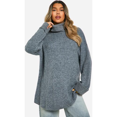 Maglione lungo Premaman con collo alto e maniche ad ala di pipistrello - boohoo - Modalova