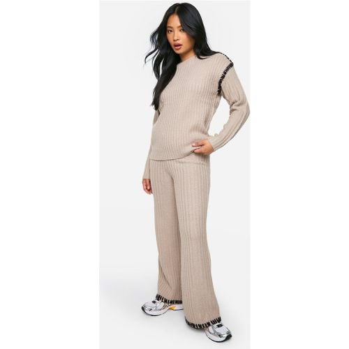 Conjunto Petite Premium De Punto Grueso De Pantalón Y Jersey Con Ribete En Contraste - boohoo - Modalova