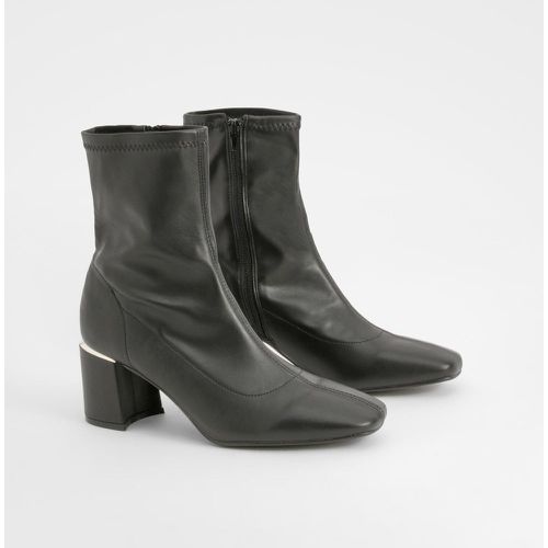 Botas Chelsea Con Tacón Grueso Y Detalle Metálico - boohoo - Modalova