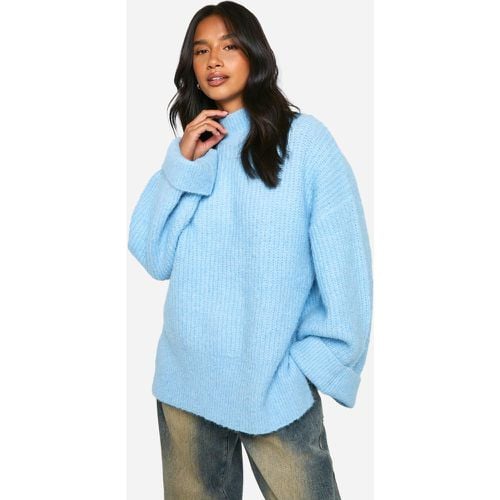 Maglione Petite oversize in maglia a collo alto - boohoo - Modalova