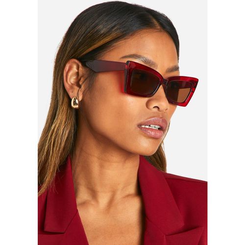 Cat Eye Frame Sunglasses, Rojo - boohoo - Modalova