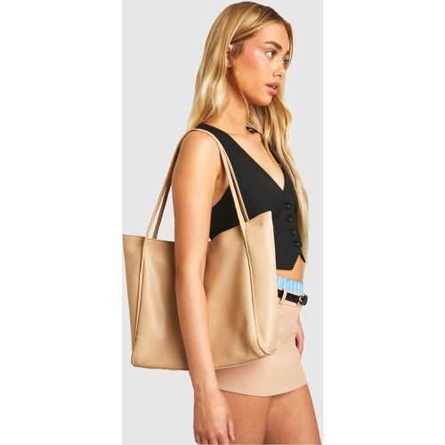 Faux Leather Slouchy Tote Bag - boohoo - Modalova