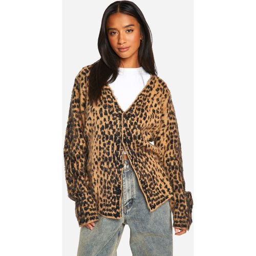 Cardigan Petite in maglia spazzolata leopardata - boohoo - Modalova