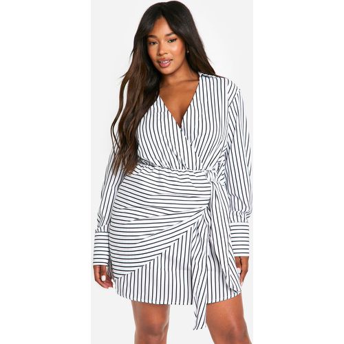 Vestito camicia scaldacuore Plus Size a righe intessute - boohoo - Modalova