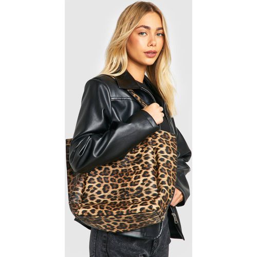 Borsa Tote strutturata in PU con trama leopardata - boohoo - Modalova