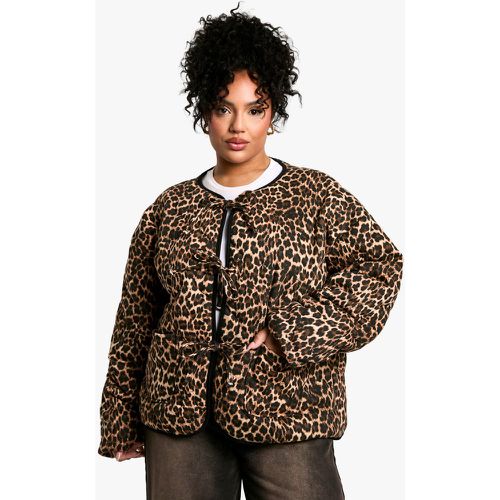 Chaqueta Plus Acolchada Con Atadura Y Estampado De Leopardo - boohoo - Modalova