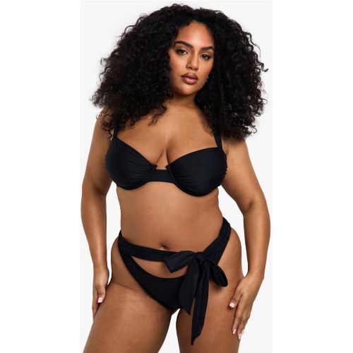 Slip a vita alta Plus Size Essentials contenitivo alla pancia - boohoo - Modalova