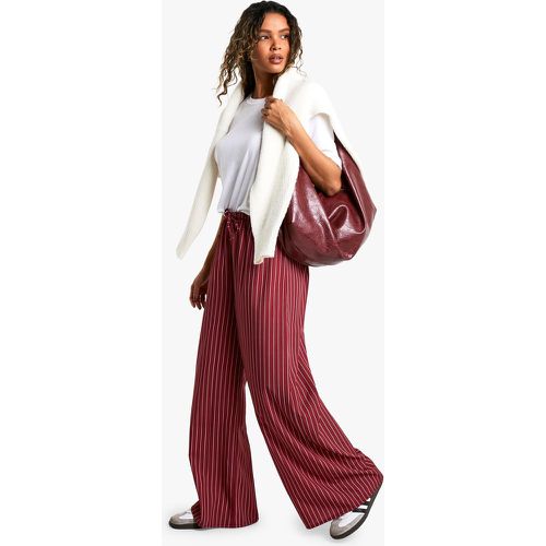 Pantaloni a gamba ampia a righe verticali bordeaux con coulisse - boohoo - Modalova