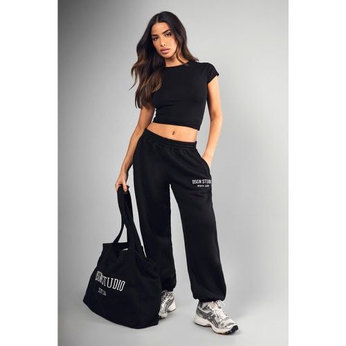 Pantalón Deportivo Petite Oversize Con Aplique Dsgn Studio - boohoo - Modalova