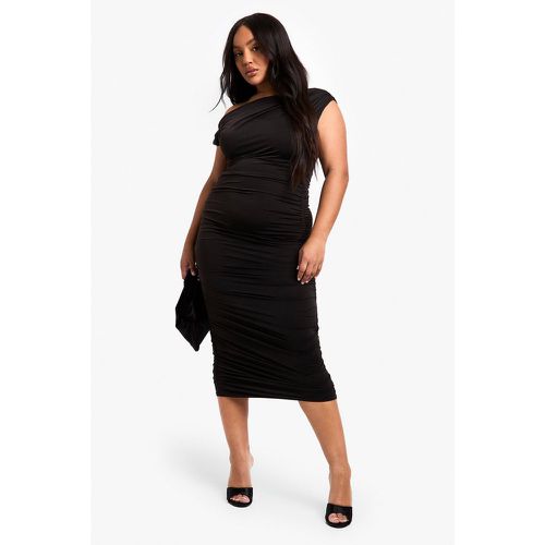 Vestito midi Plus Size seducente asimmetrico su due livelli con ruches - boohoo - Modalova