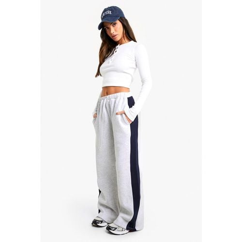 Pantalón Deportivo Petite De Pernera Ancha Con Franja Lateral - boohoo - Modalova