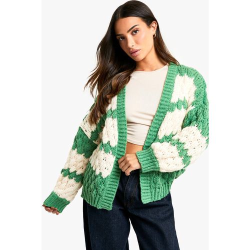 Cardigan Petite in maglia spessa a righe a bolle - boohoo - Modalova