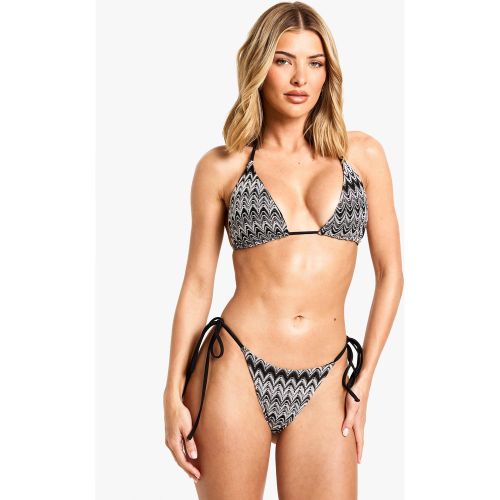 Slip bikini in maglia a zig zag con laccetti laterali - boohoo - Modalova