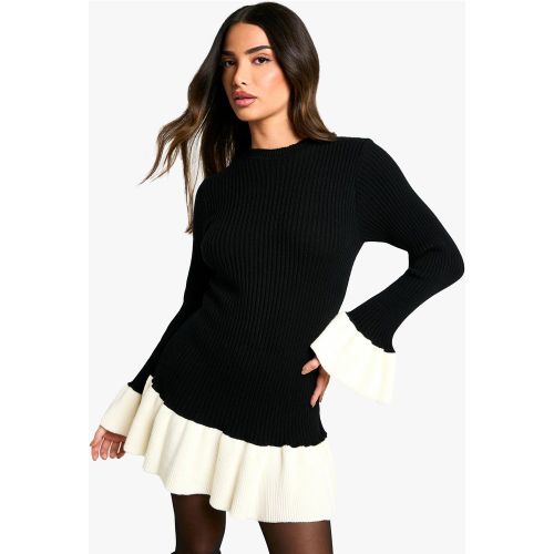 Vestito Skater Petite in maglia con maniche svasate a contrasto - boohoo - Modalova